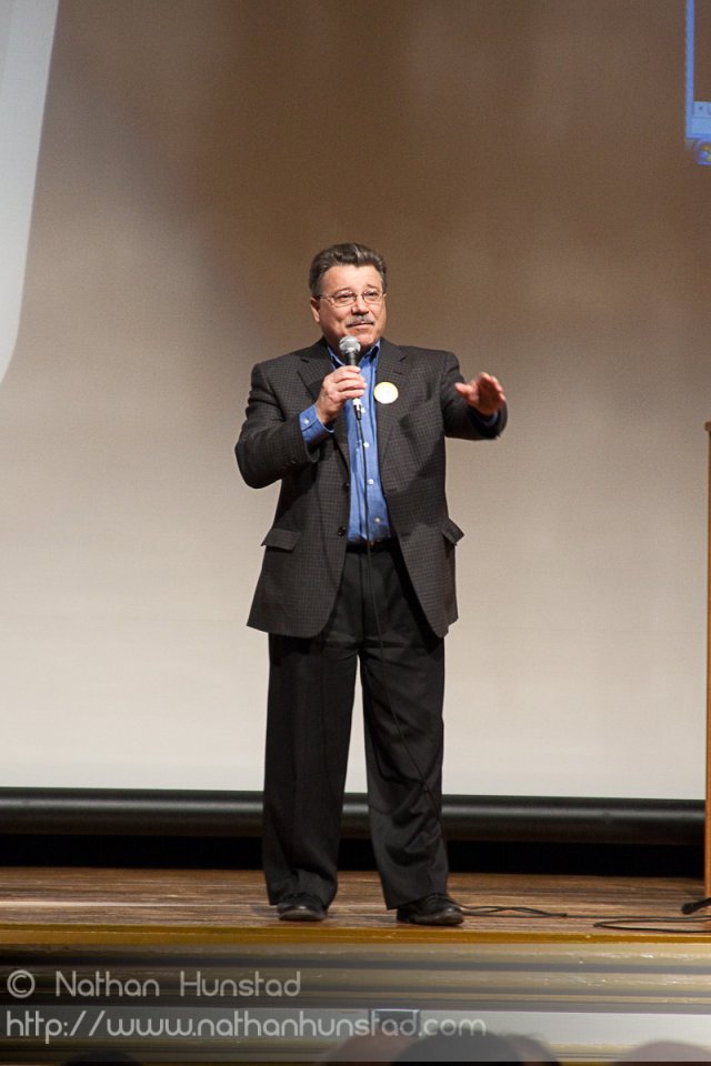 Representative Tom Rukavina, candidate for governor, speaks to t